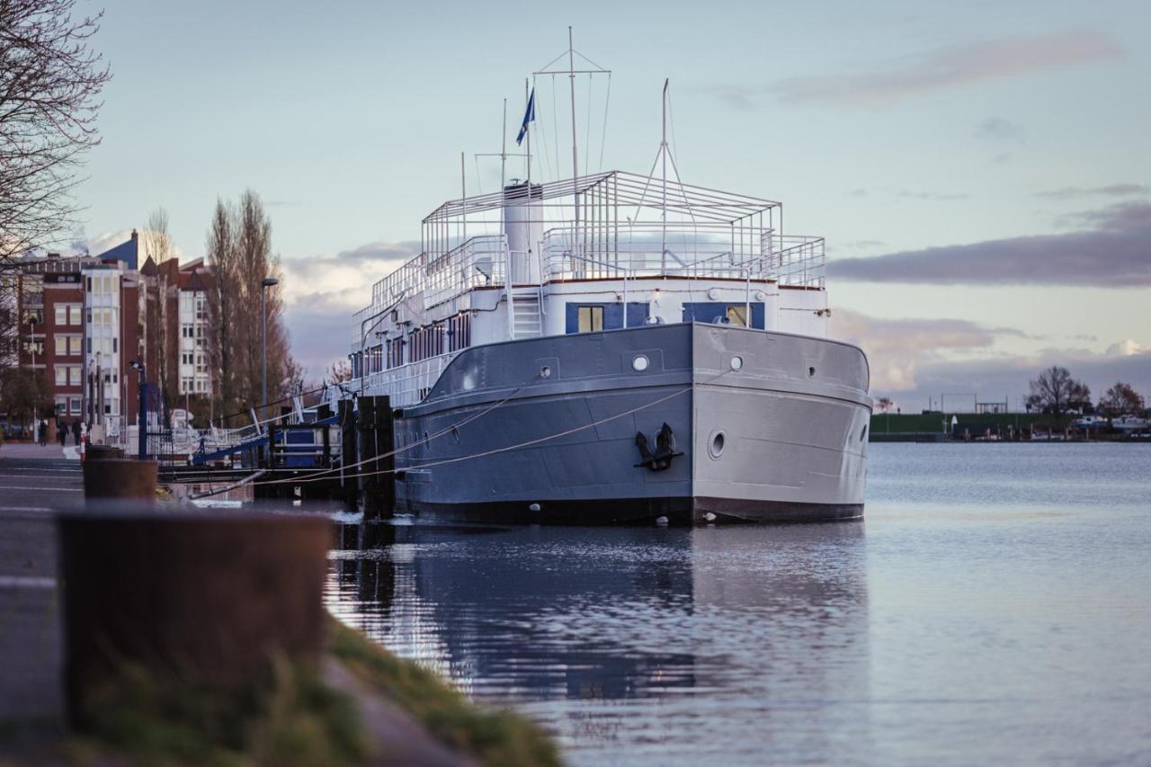 Arcona - Uebernachten Auf Dem Wasser - Direkt Am Bontekai *